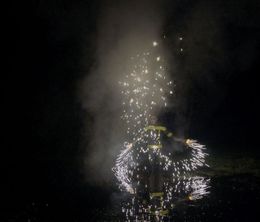 image-https://media.senscritique.com/media/000022805819/0/un_pays_en_flammes.jpg