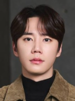 Lee Jun-Young (Jun)