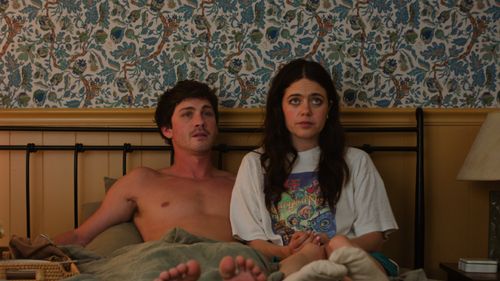 Love me, please love me (horror)