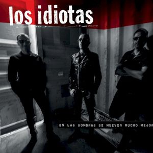 En Las Sombras Se Mueven Mucho Mejor