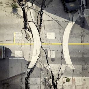 EARTHQUAKE (Single)
