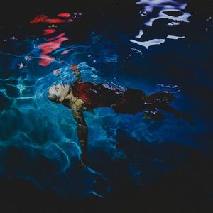 Dancing On My Grave (Single)