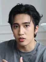 Lóu Jùn-Shuò (Shou Lou)