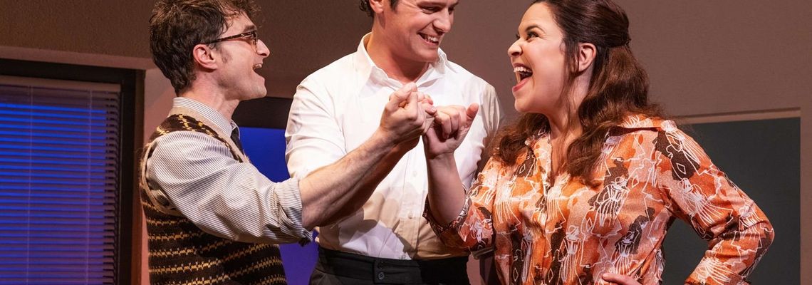 Cover Merrily We Roll Along