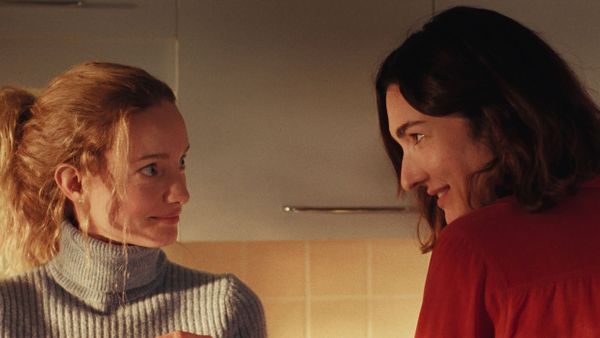 Deux Femmes et beaucoup d'hommes