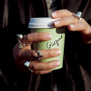 Girlfriend (Single)