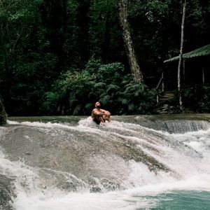 Buenos Días (Single)