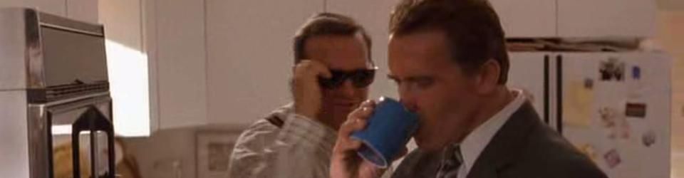 Cover Dans ce film, le héros boit son café ou son thé dans un mug bleu