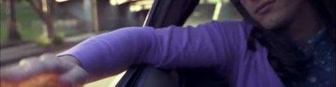 Je suis un film indépendant DONC mon personnage doit faire des vagues avec sa main par la fenêtre d'une voiture