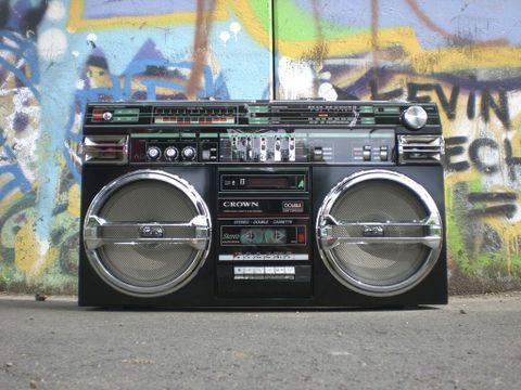 The Youngster VS the Ghettoblaster