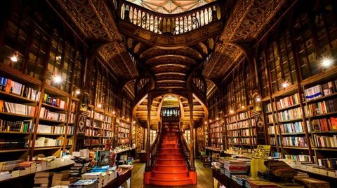 Notre petite bibliothèque - "Une pièce sans livres, c'est comme un corps sans âme". (Cicéron) "