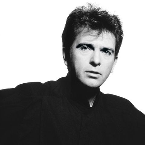 Les meilleures chansons de Peter Gabriel en solo et en groupe!
